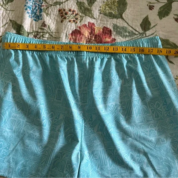 2 pair of Huk - Women's Athletic XXL Shorts - New Without Tags - Picture 2 of 9